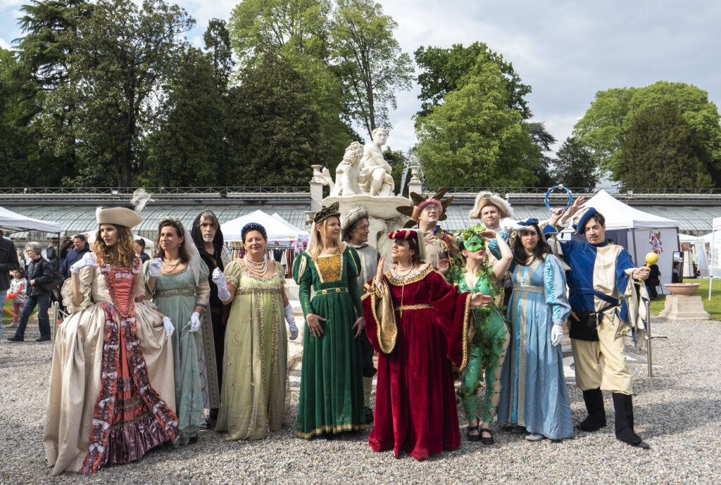 Noleggio Abito di Carnevale veneziano donna del '700 Colombina - stori –  COSTUMIA